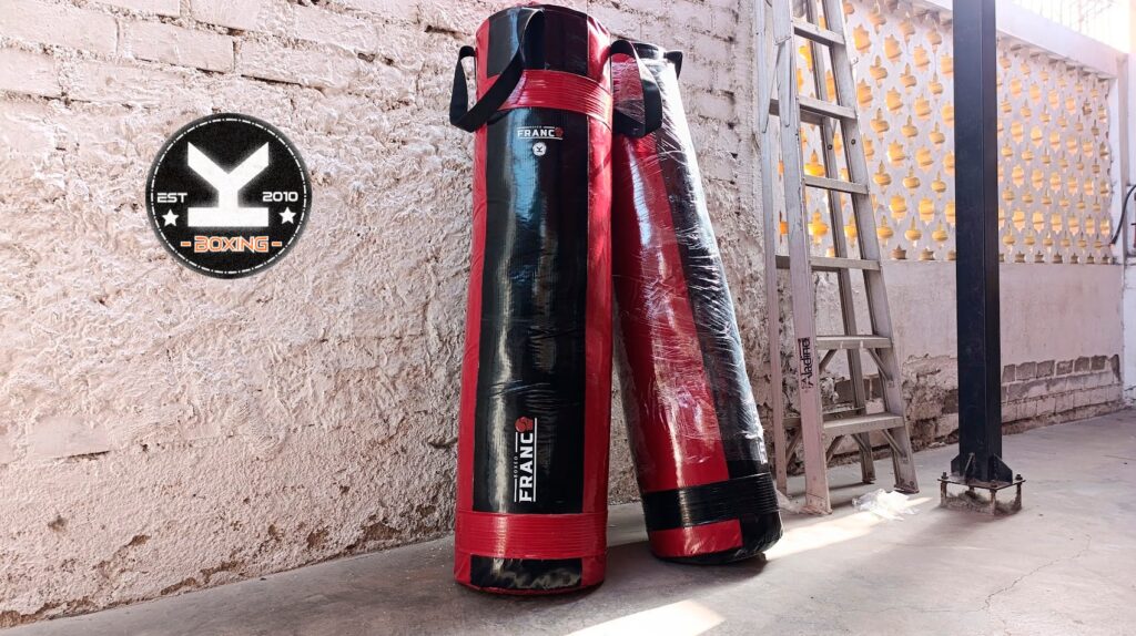 Saco de boxeo de alta resistencia diseñado a medida por K17 Boxeo