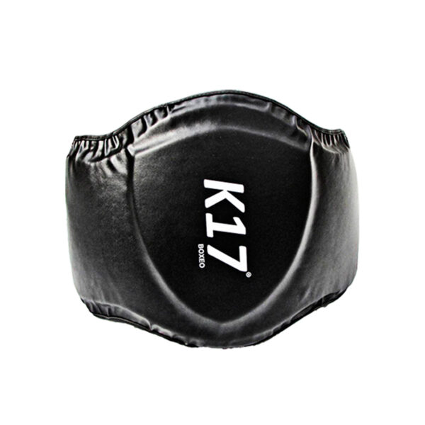 Belly Pad de Muay Thai de la marca K17, en color negro con detalles en rojo, diseñado para proteger el abdomen durante entrenamientos intensos.
